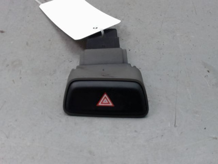 BOUTON DE WARNING KIA PICANTO