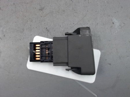BOUTON DE WARNING KIA PICANTO