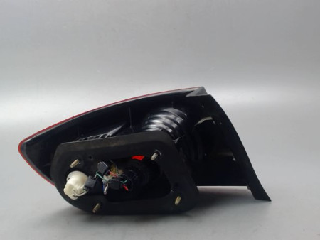 FEU ARRIERE DROIT HYUNDAI ELANTRA 2000-