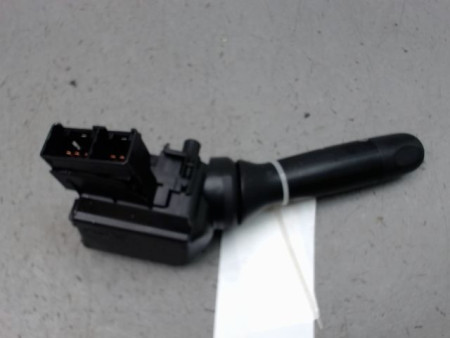 COMMANDE ESSUIE GLACE TOYOTA YARIS 2005-