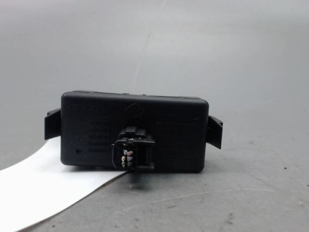 BOUTON DE WARNING RENAULT TWINGO II Phase 1 2007-2011