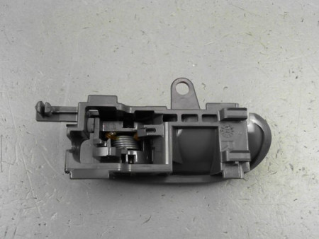 POIGNEE INTERIEURE PORTE AVANT DROIT PEUGEOT 107
