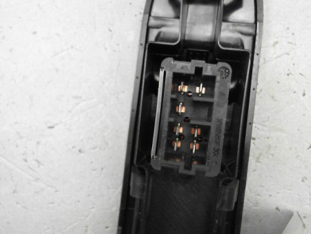 COMMANDE LEVE-GLACE PORTE AVD PEUGEOT 307 Phase 1 2001-2005