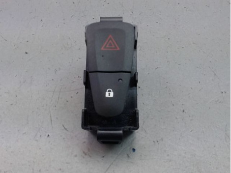 BOUTON DE WARNING DACIA SANDERO II Phase 1 2012-...