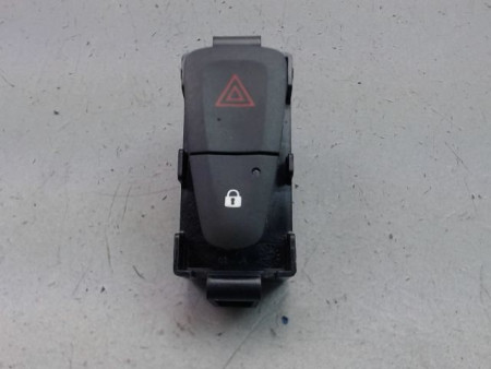 BOUTON DE WARNING DACIA SANDERO II Phase 1 2012-...