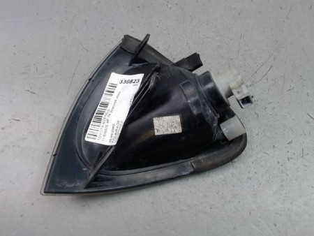 CLIGNOTANT DROIT TOYOTA AVENSIS 2000-2003