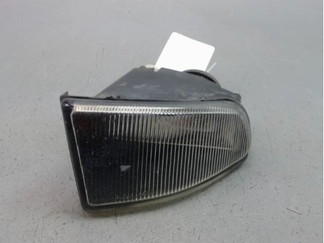 PHARE ANTIBROUILLARD AVANT DROIT TOYOTA AVENSIS 2000-2003