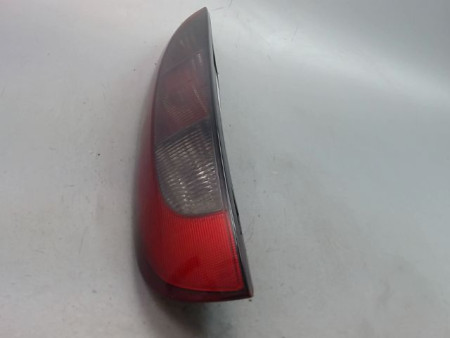 FEU ARRIERE GAUCHE  OPEL CORSA III Phase 1 (C) 2000-2003