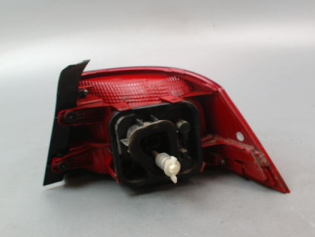 FEU ARRIERE GAUCHE  VOLKSWAGEN PASSAT BERL. VI (36) 2010-...
