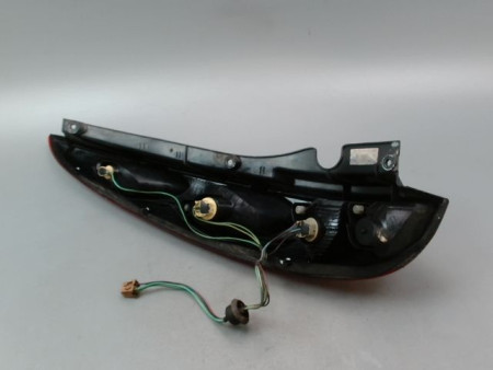 FEU ARRIERE DROIT NISSAN ALMERA TINO MONOSP. Phase 1 2000-2003