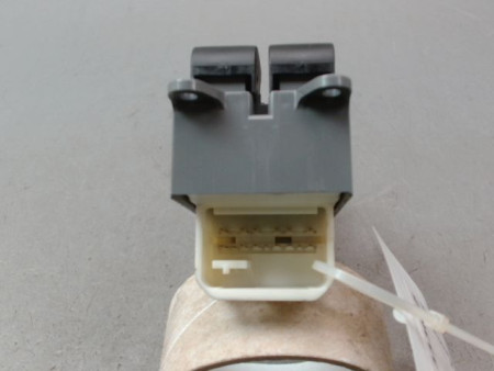 COMMANDE LEVE-GLACE PORTE AVG TOYOTA VERSO 2010-