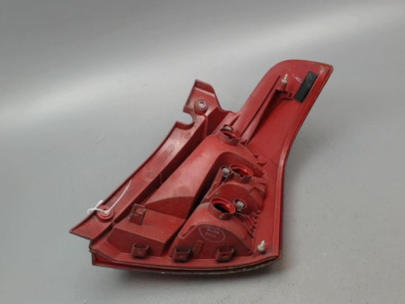 FEU ARRIERE GAUCHE  SUZUKI SWIFT III 2005-2011