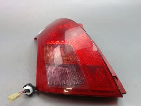 FEU ARRIERE GAUCHE  SUZUKI SWIFT III 2005-2011