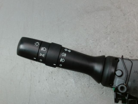 COMMANDE ECLAIRAGE TOYOTA YARIS 2005-