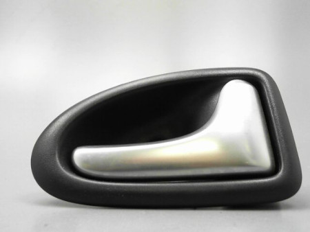 POIGNEE INTERIEURE PORTE AVANT DROIT RENAULT CLIO