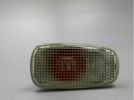 REPETITEUR AILE DROIT TOYOTA PRIUS