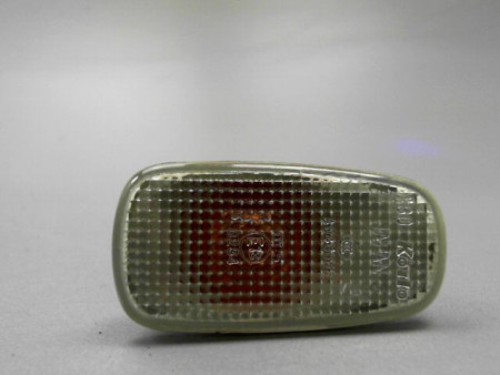REPETITEUR AILE DROIT TOYOTA PRIUS