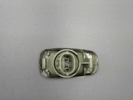 REPETITEUR AILE DROIT TOYOTA PRIUS