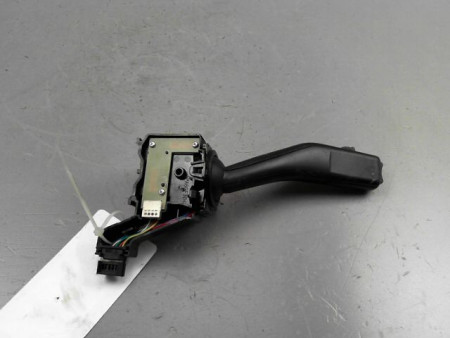 COMMANDE ECLAIRAGE VOLKSWAGEN GOLF V (1K) 2003-2008
