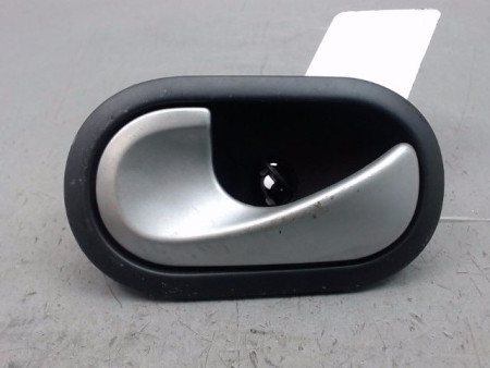 POIGNEE INTERIEURE PORTE AVANT GAUCHE RENAULT SCENIC MONOSP. II Phase 2 2006-2009