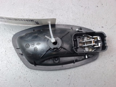 POIGNEE INTERIEURE PORTE AVANT GAUCHE RENAULT SCENIC MONOSP. III Phase 1 2009-2011