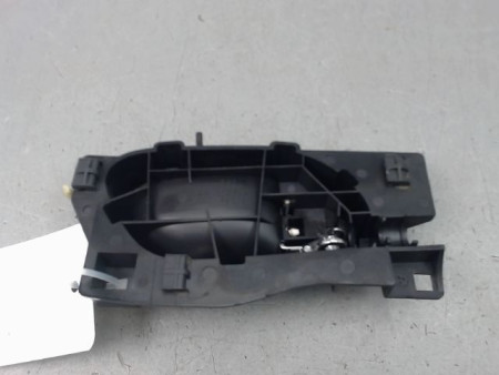 POIGNEE INTERIEURE PORTE AVANT DROIT PEUGEOT 407 BERL. Phase 1 2004-2008