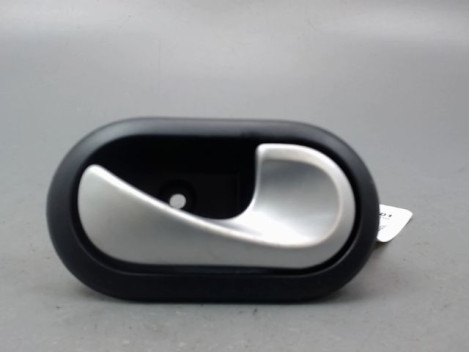 POIGNEE INTERIEURE PORTE AVANT DROIT DACIA DUSTER BREAK Phase 1 2010-2013