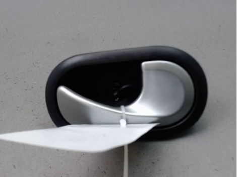 POIGNEE INTERIEURE PORTE AVANT DROIT RENAULT MODUS Phase 2 2008-2012