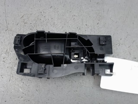 POIGNEE INTERIEURE PORTE AVANT GAUCHE PEUGEOT 207 2006-2013