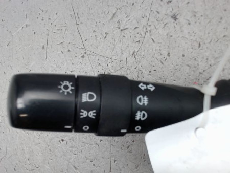 COMMANDE ECLAIRAGE TOYOTA YARIS 2005-