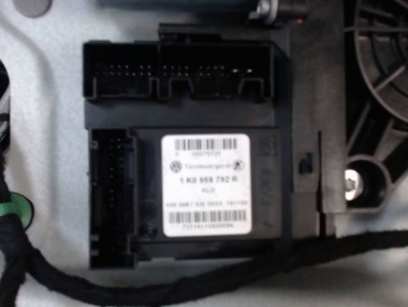 MECANISME+MOTEUR LEVE-GLACE AVANT DROIT VOLKSWAGEN TOURAN MONOSP. I Phase 2 (1T) 2006-2010