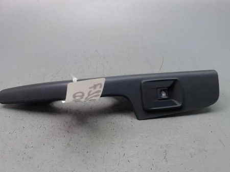 COMMANDE LEVE-GLACE PORTE AVD OPEL VIVARO C1 F2700 4P