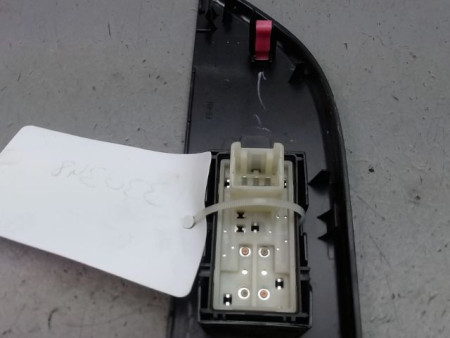 COMMANDE LEVE-GLACE PORTE AVD TOYOTA HILUX SIMPLE CABINE