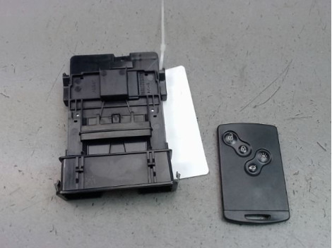 LECTEUR DE CARTE RENAULT LAGUNA III Phase 1 2007-2010