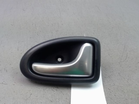 POIGNEE INTERIEURE PORTE ARRIERE DROIT RENAULT CLIO II Phase 2 2001-2006