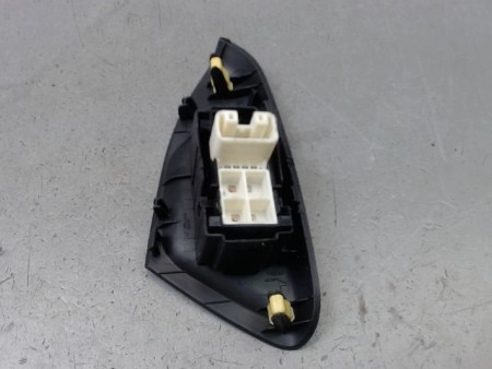 COMMANDE LEVE-GLACE PORTE AVD PEUGEOT 108