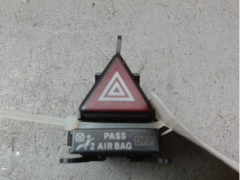 BOUTON DE WARNING MERCEDES CLASSE A 2004-