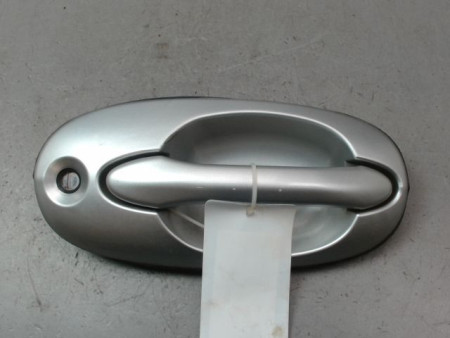 POIGNEE EXTERIEURE PORTE AVANT DROIT KIA CARNIVAL/SEDONA MONOSP. I 1999-2006
