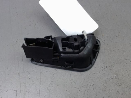 POIGNEE INTERIEURE PORTE AVANT DROIT FORD T.COURIER