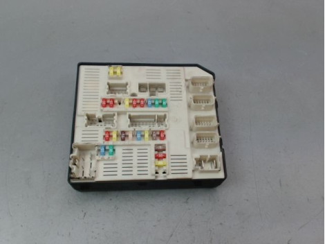 PLATINE FUSIBLE AVANT RENAULT MEGANE III Phase 1 2008-2012