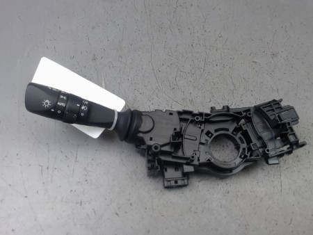 COMMANDE ECLAIRAGE TOYOTA AURIS 2010-