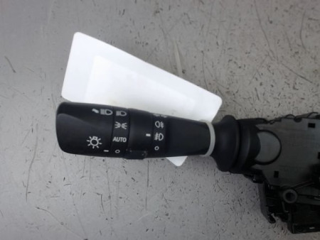 COMMANDE ECLAIRAGE TOYOTA AURIS 2010-