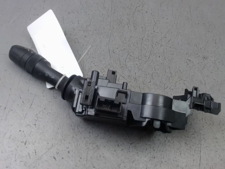 COMMANDE ECLAIRAGE TOYOTA AURIS 2010-