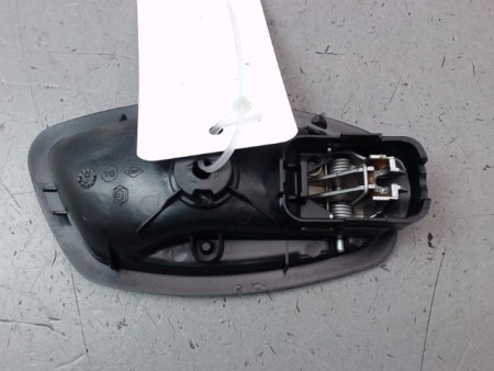 POIGNEE INTERIEURE PORTE ARRIERE GAUCHE RENAULT SCENIC MONOSP. III Phase 1 2009-2011